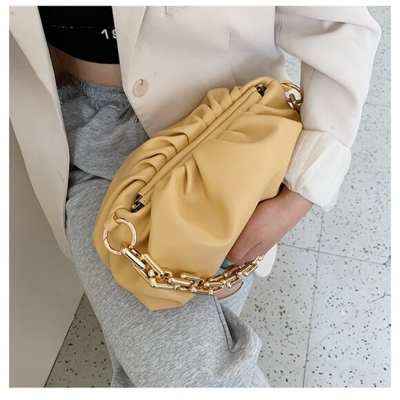 Vegan handbags for any occasion - Picture 3 of 5